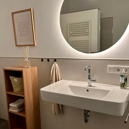 Clemens, Neue Zentral Und Hochwertig *