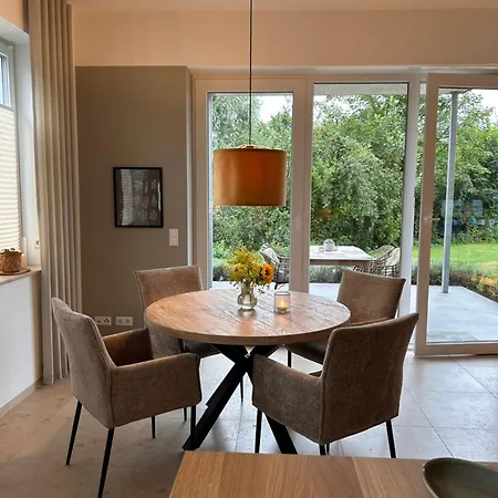 Clemens, Neue Zentral Und Hochwertig Ahaus